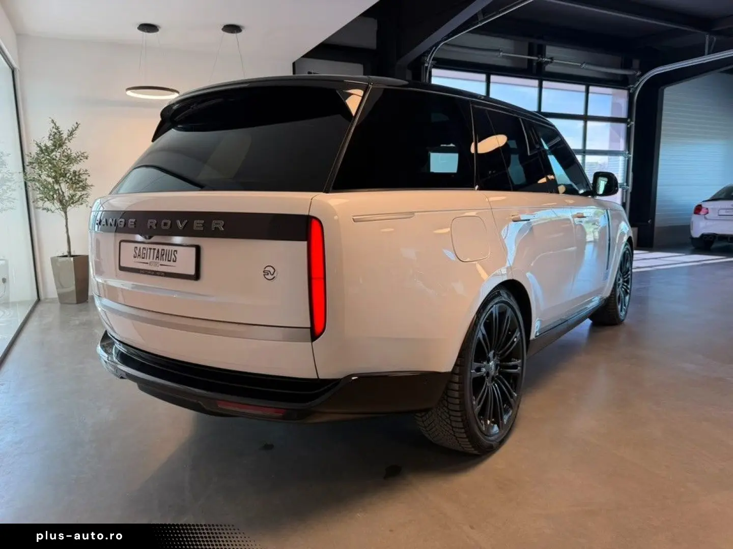LAND ROVER Range Rover  SV 615PS Business Class 360  AHK 23