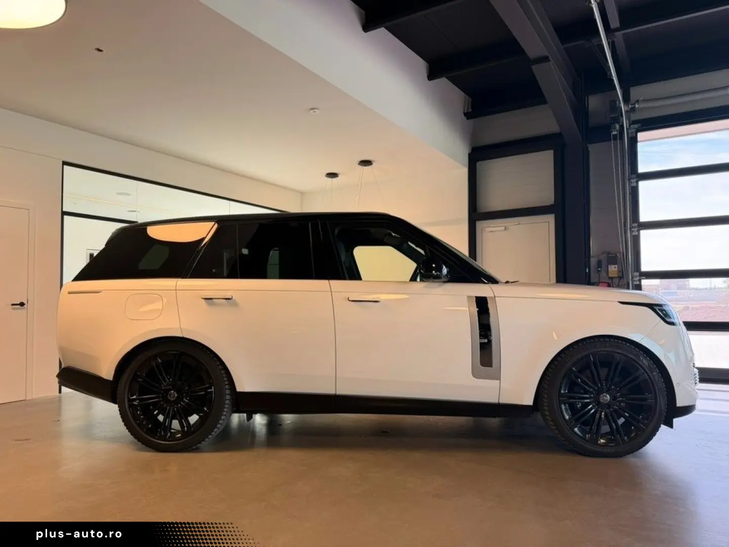 LAND ROVER Range Rover  SV 615PS Business Class 360  AHK 23