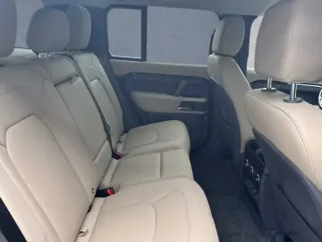 LAND ROVER Defender 110 D200 SE AWD AHK ACC Luftfahrwerk