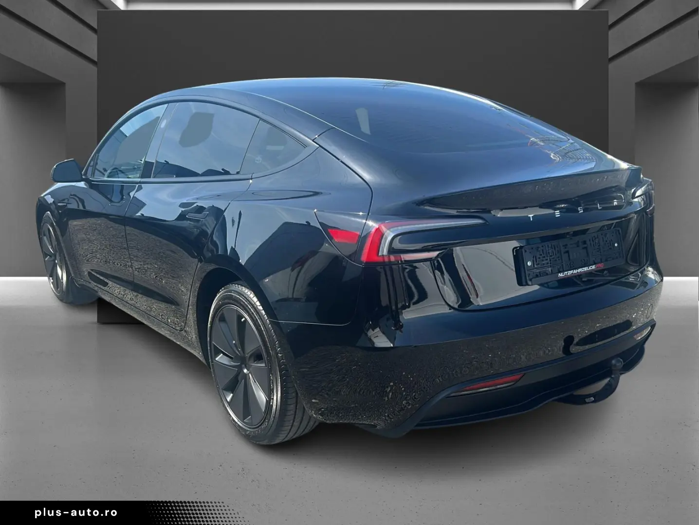 TESLA Model 3 325 PS Klima Navi Leder Sitzh Pano-D AHK