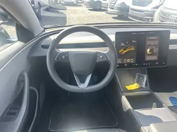 TESLA Model 3 325 PS Klima Navi Leder Sitzh Pano-D AHK