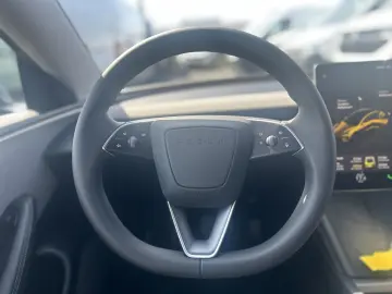 TESLA Model 3 325 PS Klima Navi Leder Sitzh Pano-D AHK