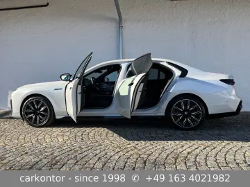 BMW i7 xDr M70  M SPORT PRO  LOUNGE SEAT DIAMOND