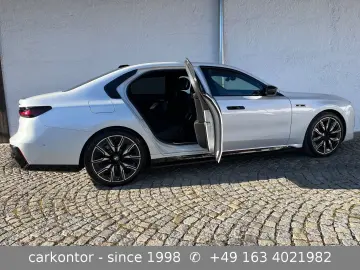 BMW i7 xDr M70  M SPORT PRO  LOUNGE SEAT DIAMOND