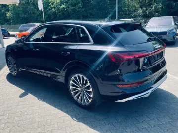 AUDI e-tron 55 Quat S LINE LUFT LED NAVI SHZ KAM B&O