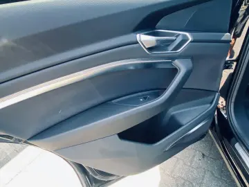 AUDI e-tron 55 Quat S LINE LUFT LED NAVI SHZ KAM B&O