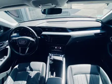 AUDI e-tron 55 Quat S LINE LUFT LED NAVI SHZ KAM B&O