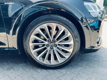 AUDI e-tron 55 Quat S LINE LUFT LED NAVI SHZ KAM B&O