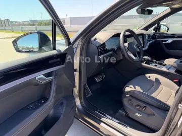 VW Touareg 3.0 TSI R LINE BlackS PAN MATRI LUFT VOL