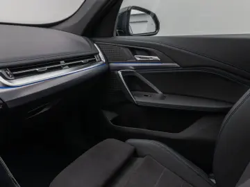 BMW iX1 xD30 M Sport Kamera DAB DrivAssist Komfort