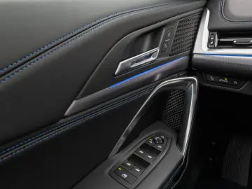 BMW iX1 xD30 M Sport Kamera DAB DrivAssist Komfort