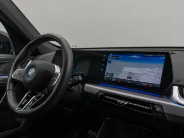 BMW iX1 xD30 M Sport Kamera DAB DrivAssist Komfort