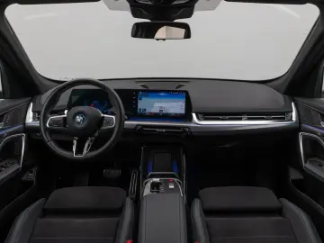 BMW iX1 xD30 M Sport Kamera DAB DrivAssist Komfort