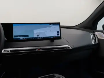 BMW iX M60 Panorama 360 Laser B&W SoftCl Massage 22