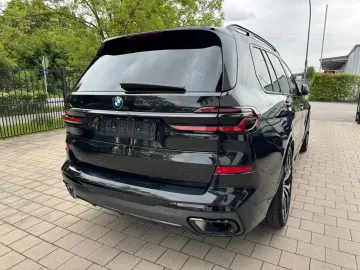 BMW xDrive 40d M Sport Sky L Integral AHK Massage 23