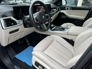 BMW xDrive 40d M Sport Sky L Integral AHK Massage 23