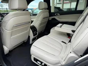BMW xDrive 40d M Sport Sky L Integral AHK Massage 23