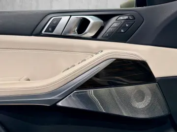 BMW X7 M60 i Softclose
