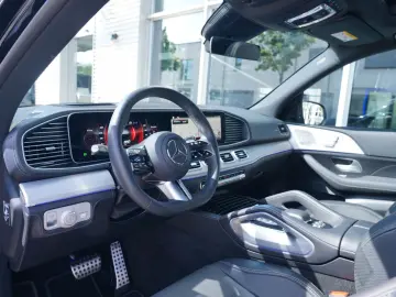 MERCEDES-BENZ GLE 300 d 4M 3xAMG 7-SITZE 360  AIRMAT…