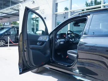 MERCEDES-BENZ GLE 300 d 4M 3xAMG 7-SITZE 360  AIRMAT…