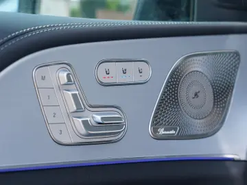 MERCEDES-BENZ GLE 300 d 4M 3xAMG 7-SITZE 360  AIRMAT…