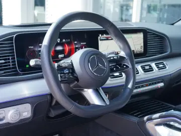 MERCEDES-BENZ GLE 300 d 4M 3xAMG 7-SITZE 360  AIRMAT…