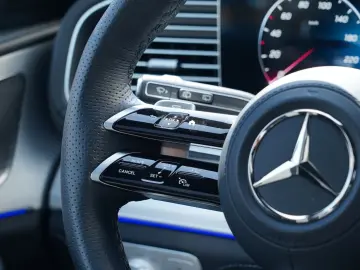 MERCEDES-BENZ GLE 300 d 4M 3xAMG 7-SITZE 360  AIRMAT…