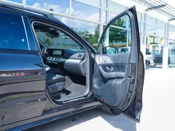 MERCEDES-BENZ GLE 300 d 4M 3xAMG 7-SITZE 360  AIRMAT…