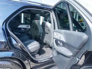 MERCEDES-BENZ GLE 300 d 4M 3xAMG 7-SITZE 360  AIRMAT…