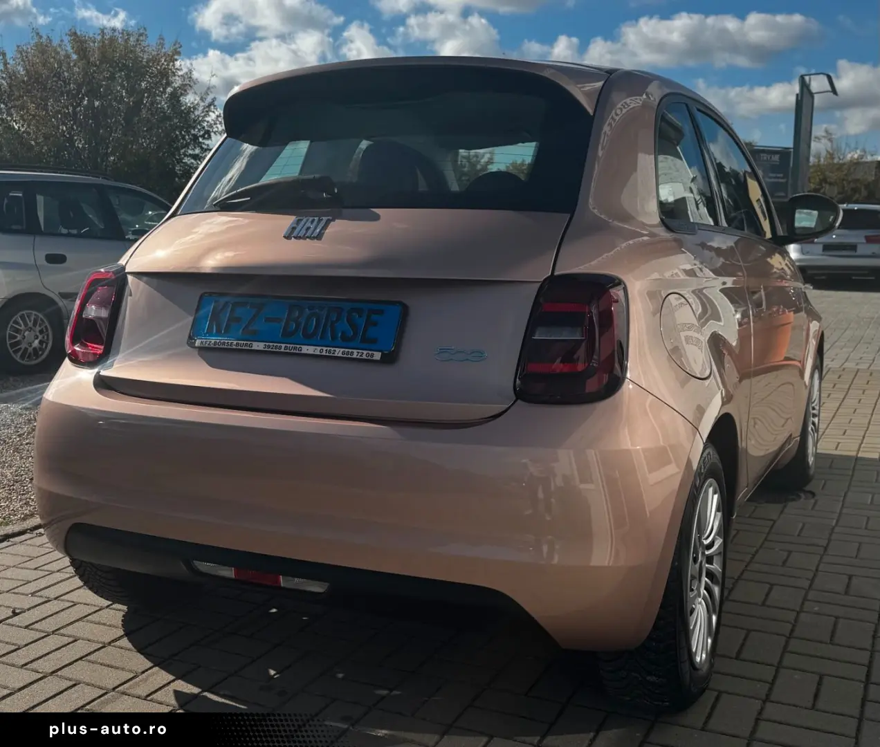 FIAT 500e  Große Batterie Carplay Schnellladefunktion