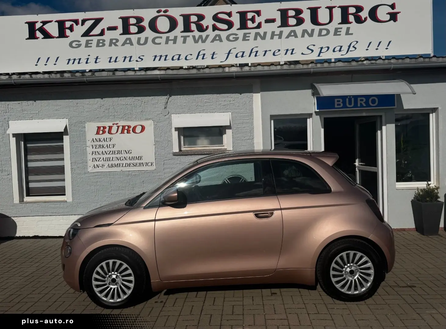 FIAT 500e  Große Batterie Carplay Schnellladefunktion