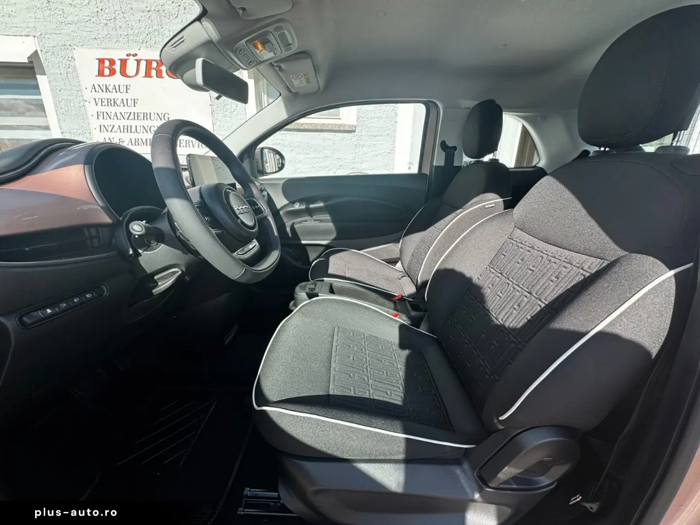 FIAT 500e  Große Batterie Carplay Schnellladefunktion