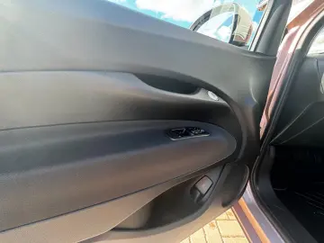 FIAT 500e  Große Batterie Carplay Schnellladefunktion