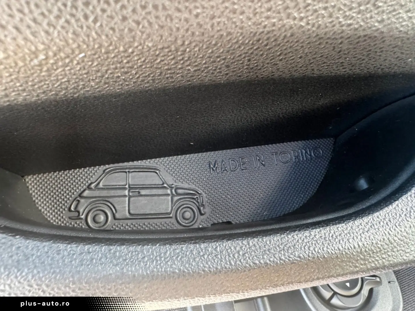 FIAT 500e  Große Batterie Carplay Schnellladefunktion