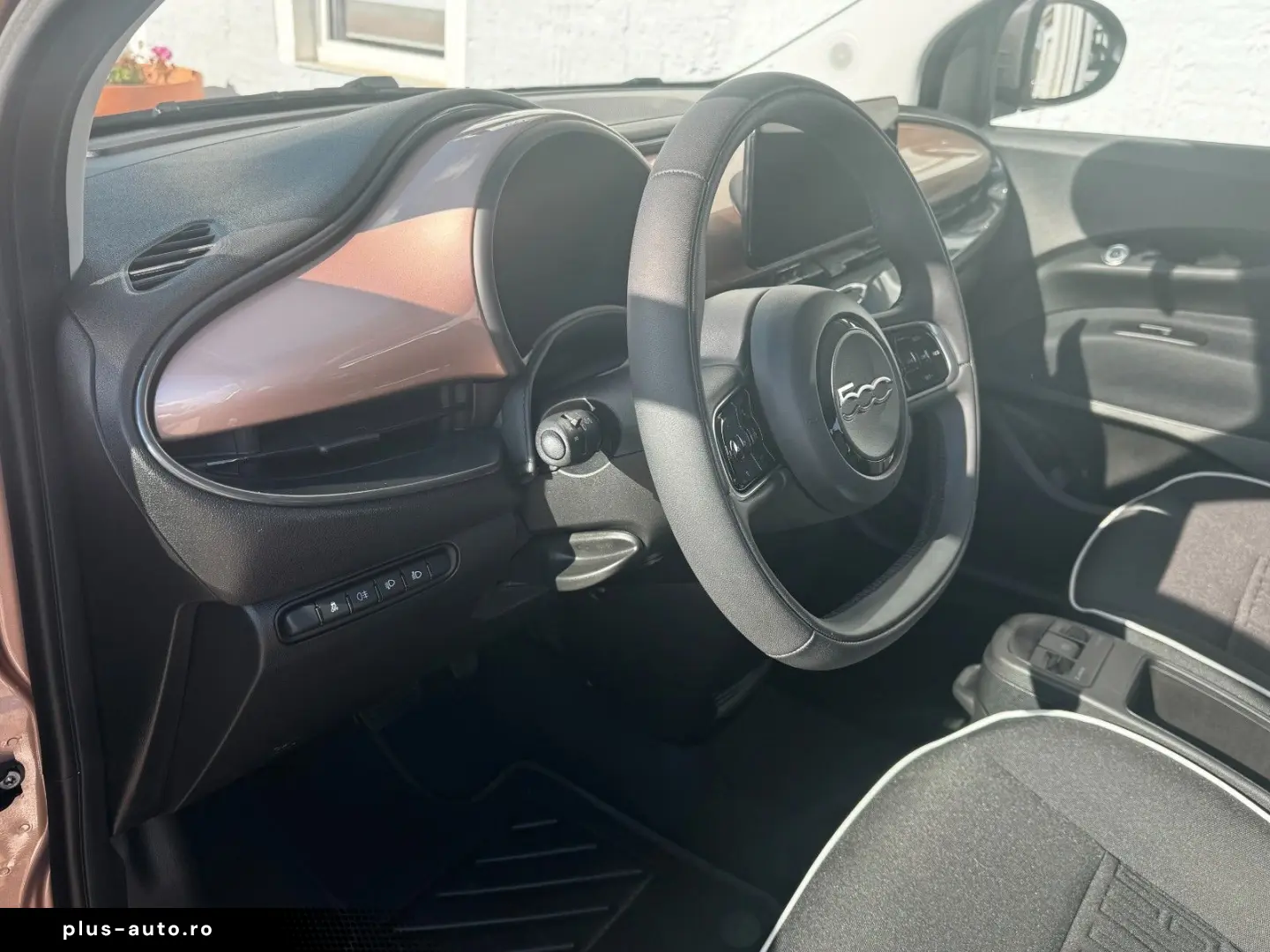 FIAT 500e  Große Batterie Carplay Schnellladefunktion