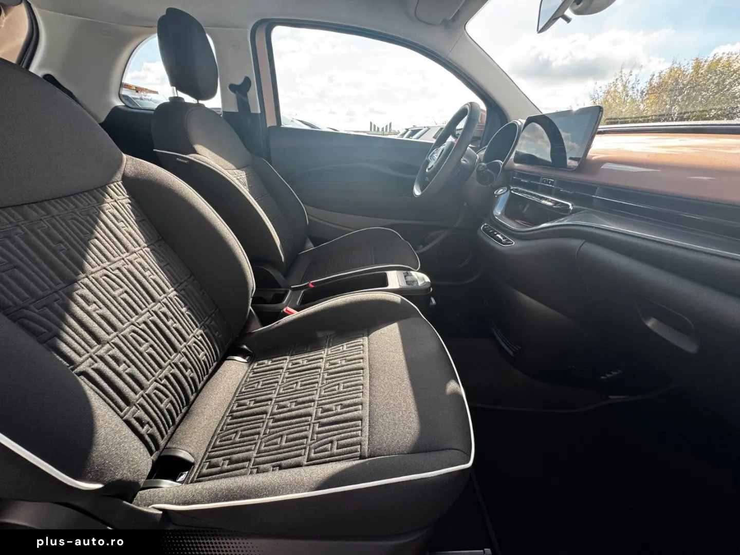 FIAT 500e  Große Batterie Carplay Schnellladefunktion