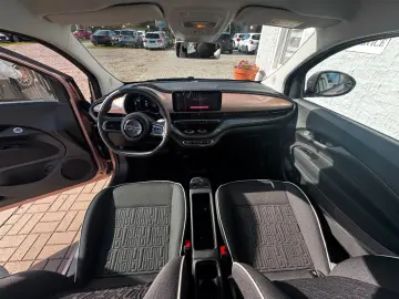FIAT 500e  Große Batterie Carplay Schnellladefunktion