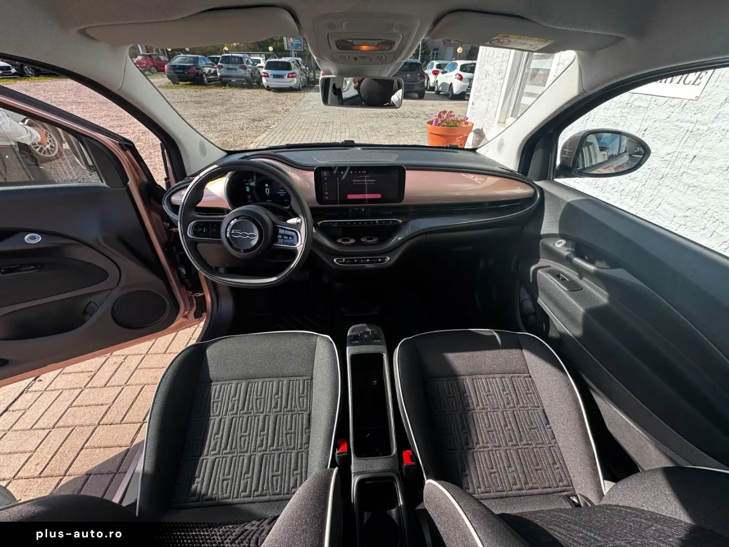 FIAT 500e  Große Batterie Carplay Schnellladefunktion