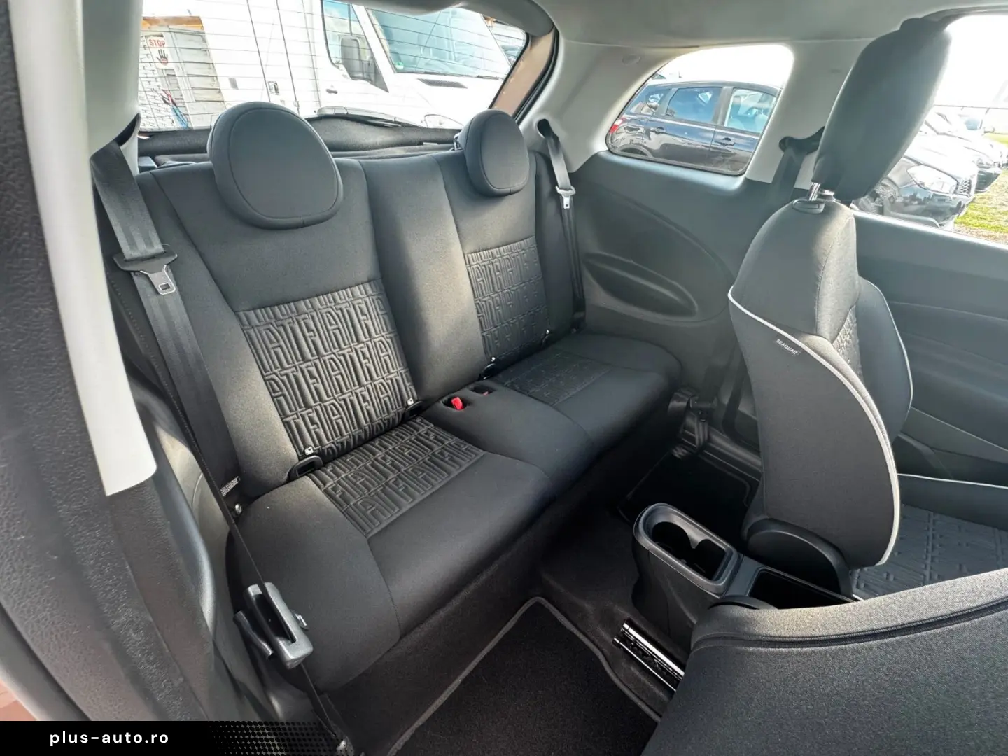 FIAT 500e  Große Batterie Carplay Schnellladefunktion
