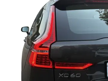 VOLVO XC60 B4 AWD Momentum Pro LEDER   GOOGLE MAPS   K