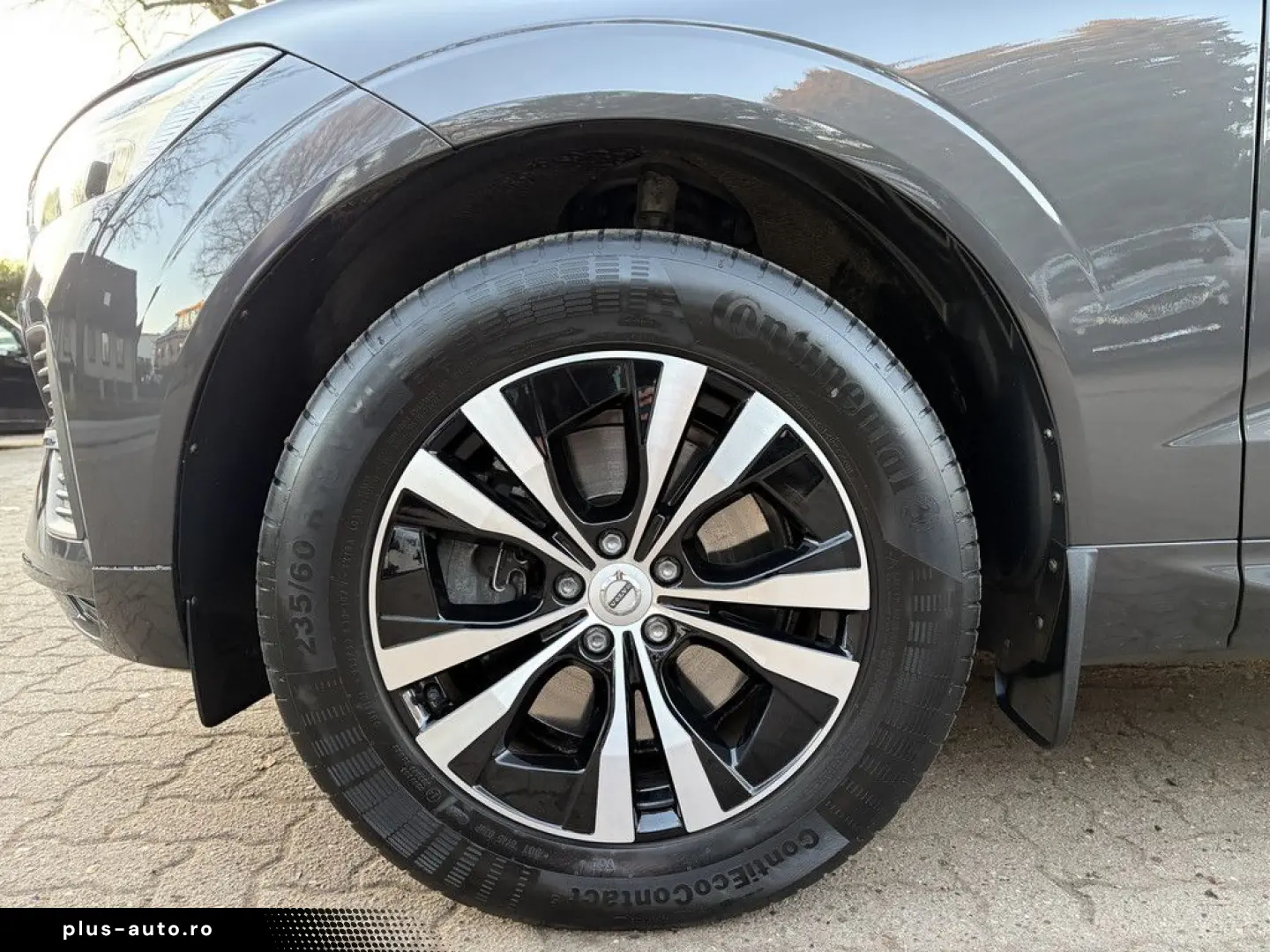 VOLVO XC60 B4 AWD Momentum Pro LEDER   GOOGLE MAPS   K