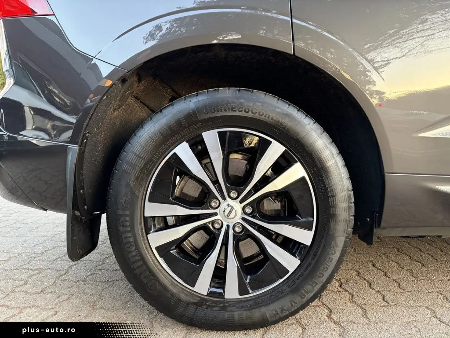 VOLVO XC60 B4 AWD Momentum Pro LEDER   GOOGLE MAPS   K