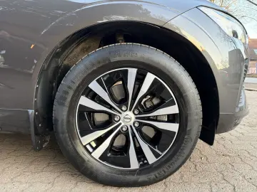 VOLVO XC60 B4 AWD Momentum Pro LEDER   GOOGLE MAPS   K