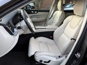 VOLVO XC60 B4 AWD Momentum Pro LEDER   GOOGLE MAPS   K