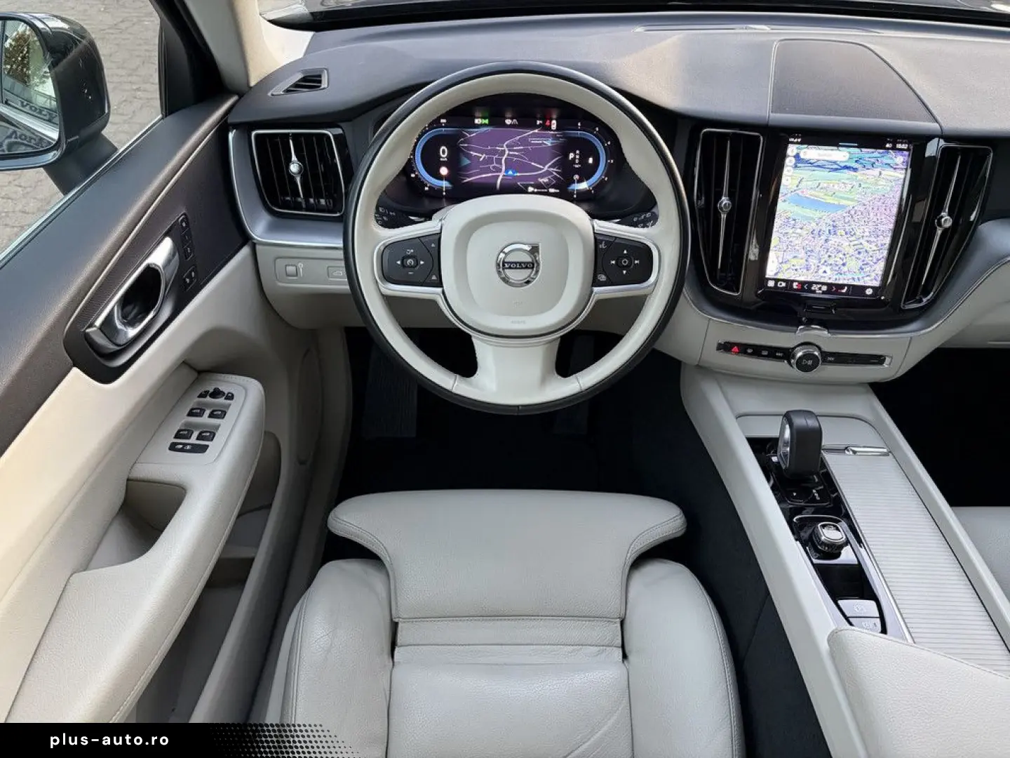 VOLVO XC60 B4 AWD Momentum Pro LEDER   GOOGLE MAPS   K