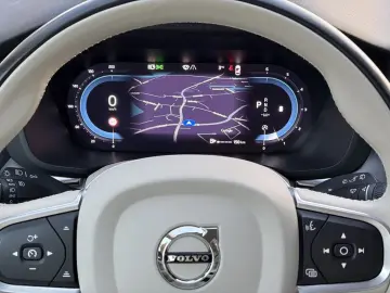 VOLVO XC60 B4 AWD Momentum Pro LEDER   GOOGLE MAPS   K