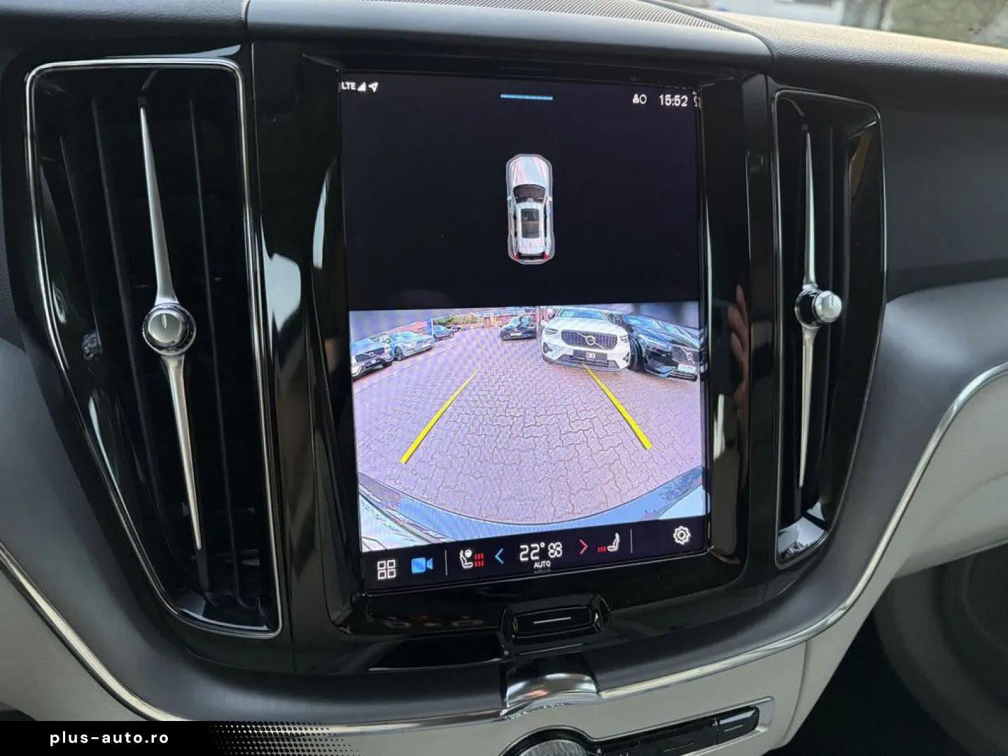 VOLVO XC60 B4 AWD Momentum Pro LEDER   GOOGLE MAPS   K