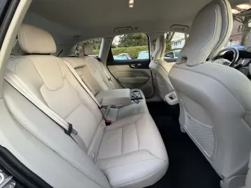 VOLVO XC60 B4 AWD Momentum Pro LEDER   GOOGLE MAPS   K