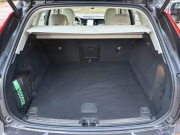 VOLVO XC60 B4 AWD Momentum Pro LEDER   GOOGLE MAPS   K