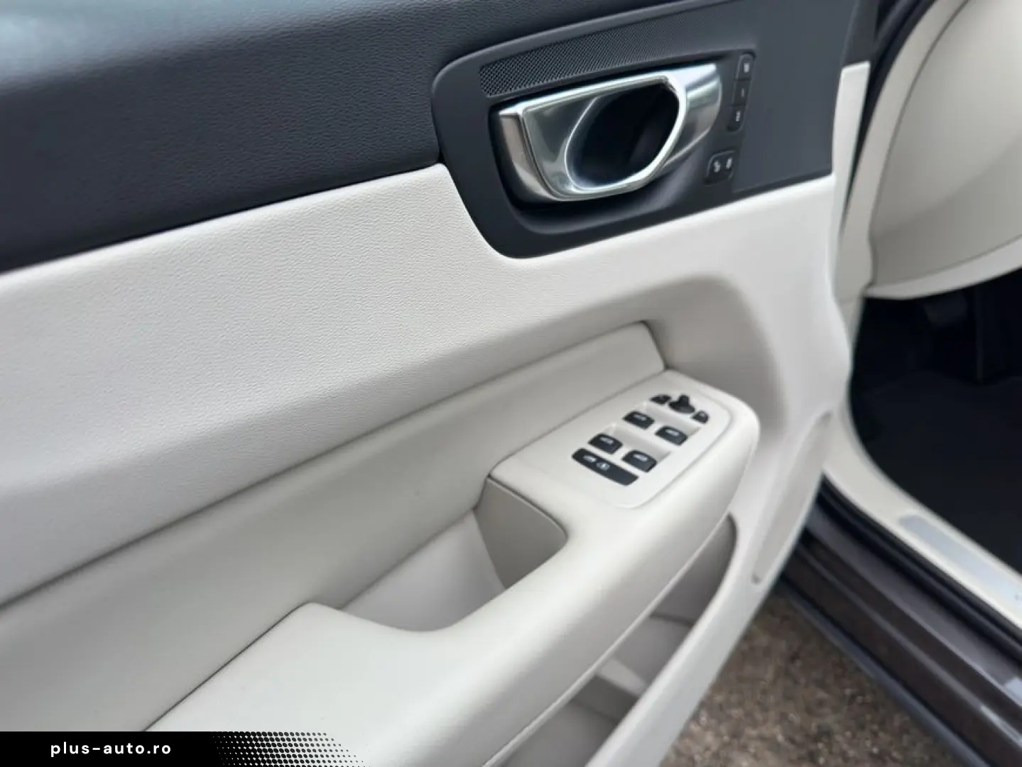 VOLVO XC60 B5 AWD Leder-Beige ACC BLIS